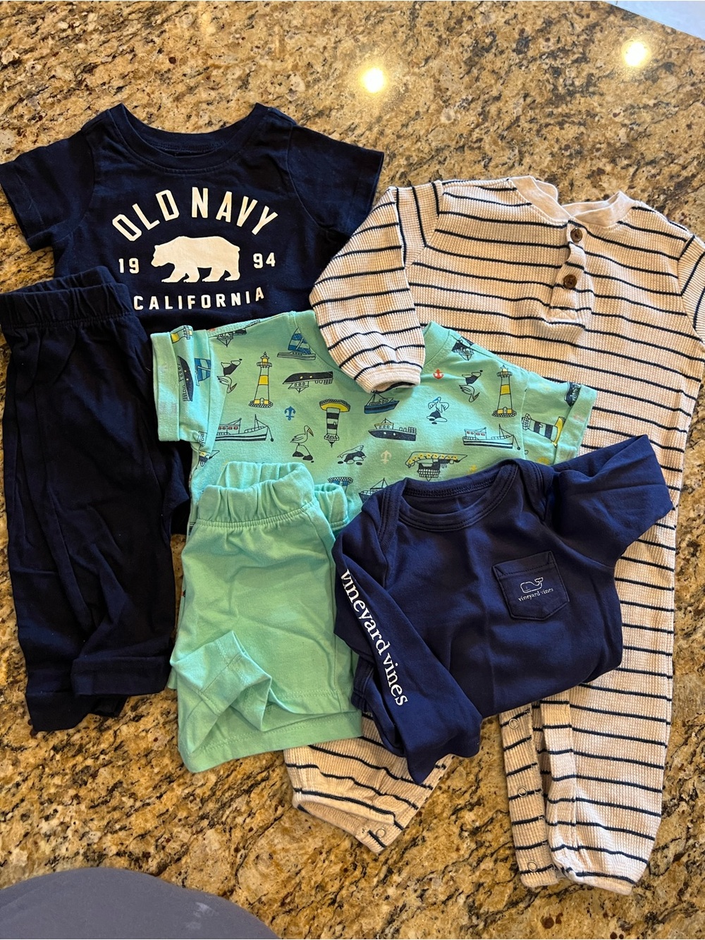 Old Navy & Vineyard Vines Baby Clothes outfit Bundle 6-12 months
